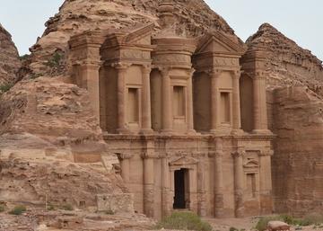 picture of the temple of petra